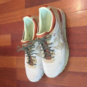 Asics gel-lyte v retrotrail sneakers in cream/sand